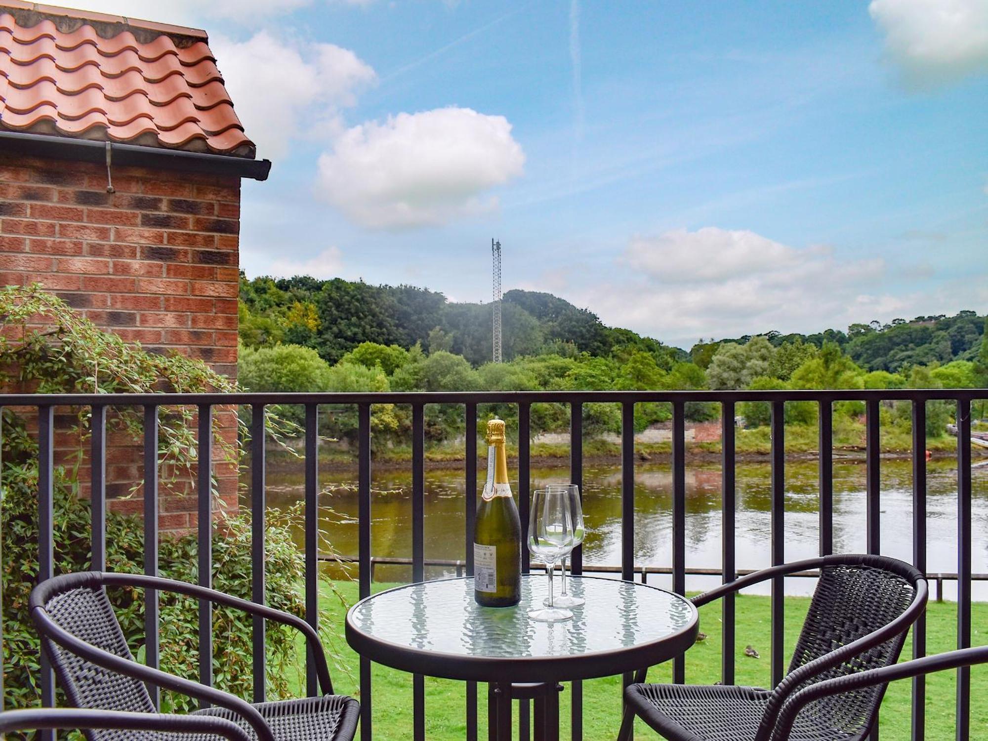 Quackers Vila Whitby Exterior foto